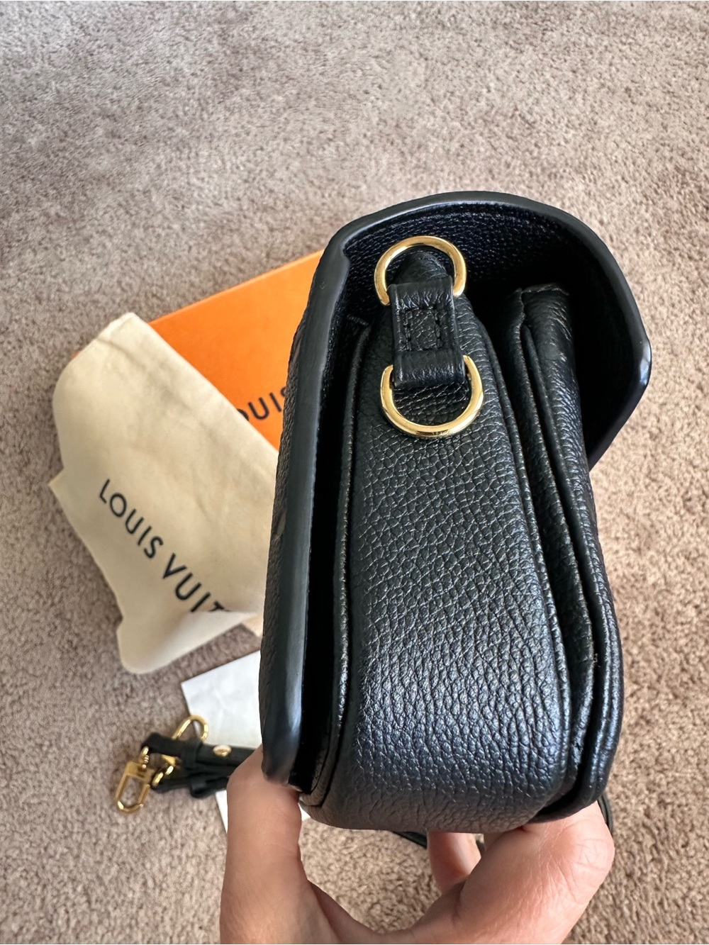 Louis Vuitton Empreinte Pochette Metis East West Black Leather - Picture 11 of 17